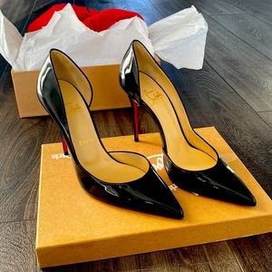 Barely used (worn twice) glossy black patent leather Christian Louboutin heels.